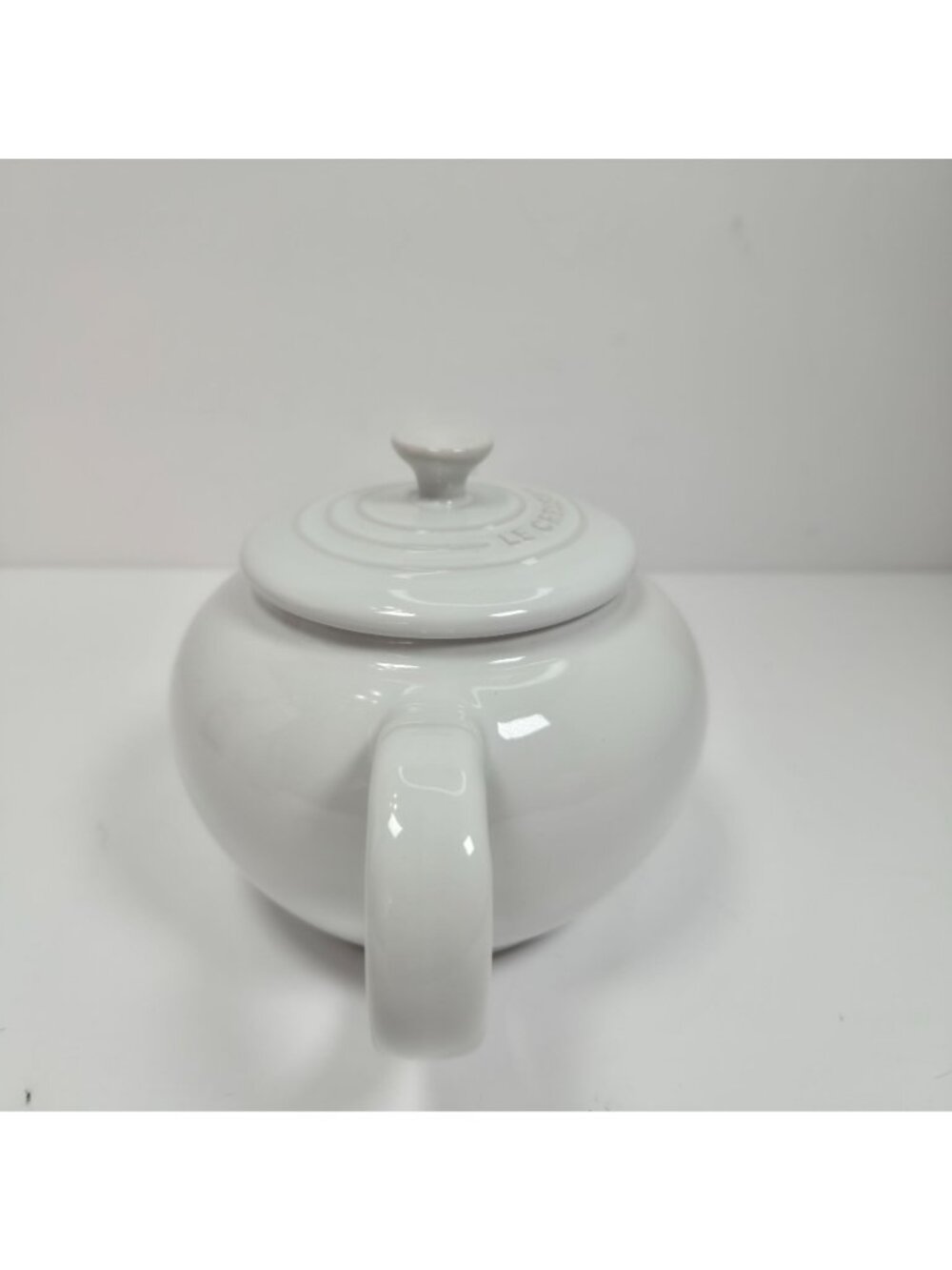 Le Creuset White Ceramic Teapot With Infuser Sturdy Handle & Lid - Picture 3 of 11